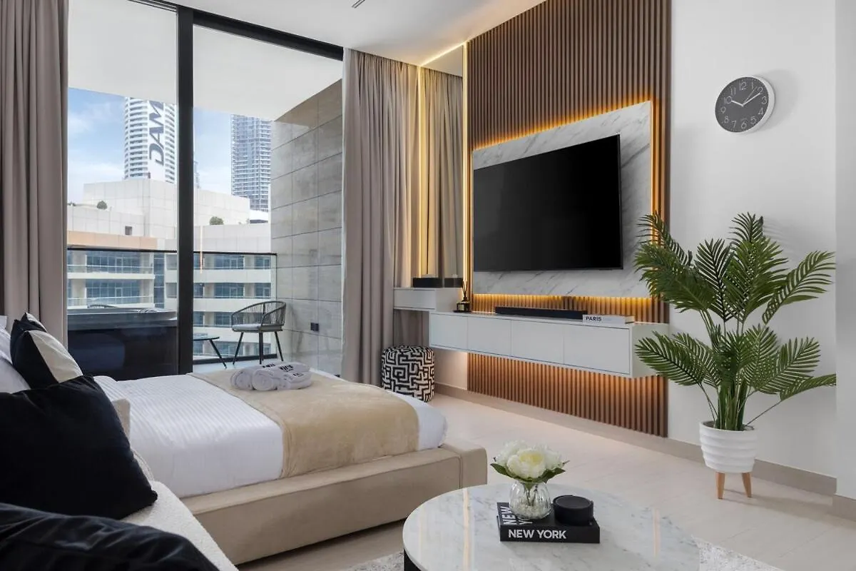 Apartment Waves - Luxe Studio With Jacuzzi & City Views Dubai